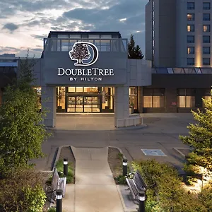 doubletree-by-hilton-hotel-west-edmonton.edmonton-hotels.net/